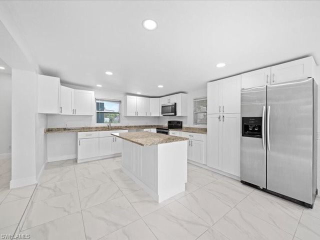 121 E 3rd ST, Lehigh Acres, FL 33936