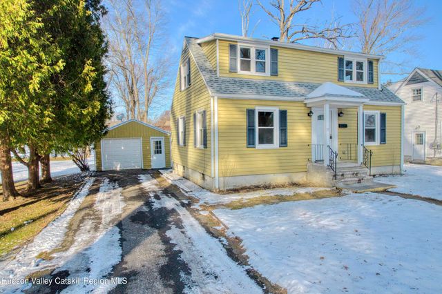 17 Spencer Boulevard, Coxsackie, NY 12051