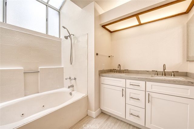 205 Santa Rosa Court, Laguna Beach, CA 92651
