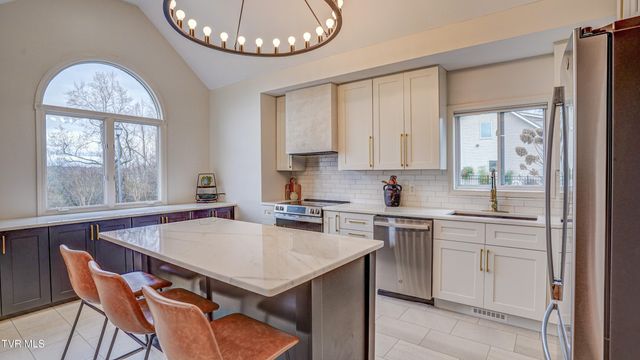 1018 Laurelwood Drive, Kingsport, TN 37660