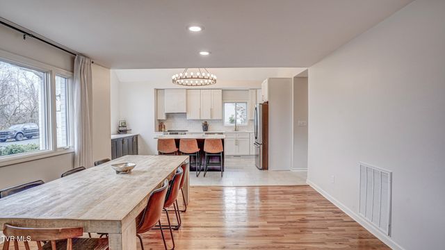 1018 Laurelwood Drive, Kingsport, TN 37660