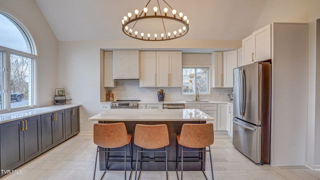 1018 Laurelwood Drive, Kingsport, TN 37660