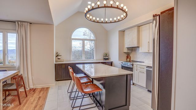 1018 Laurelwood Drive, Kingsport, TN 37660