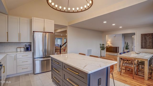 1018 Laurelwood Drive, Kingsport, TN 37660