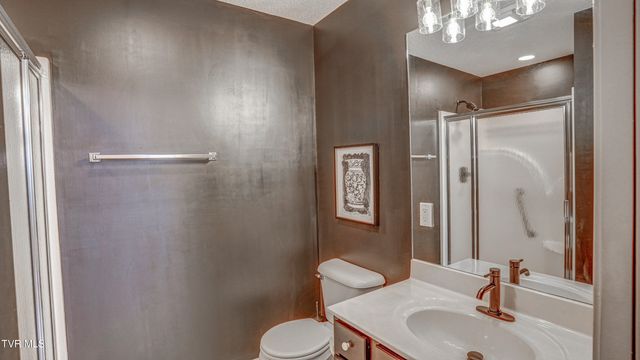 1018 Laurelwood Drive, Kingsport, TN 37660