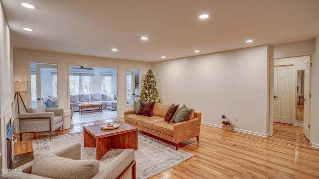 1018 Laurelwood Drive, Kingsport, TN 37660