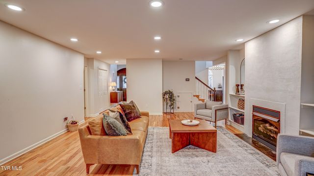 1018 Laurelwood Drive, Kingsport, TN 37660