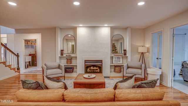 1018 Laurelwood Drive, Kingsport, TN 37660