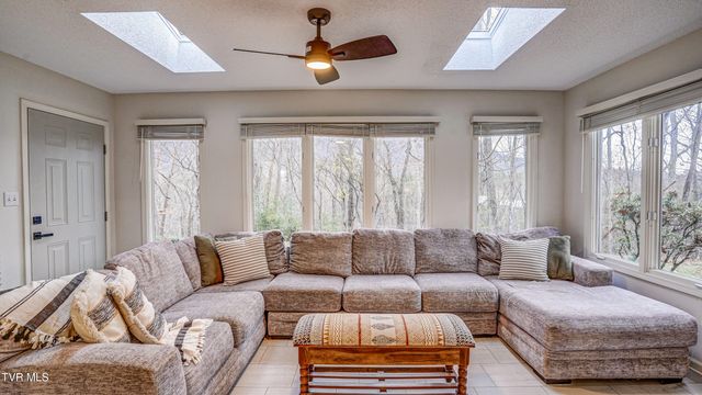 1018 Laurelwood Drive, Kingsport, TN 37660