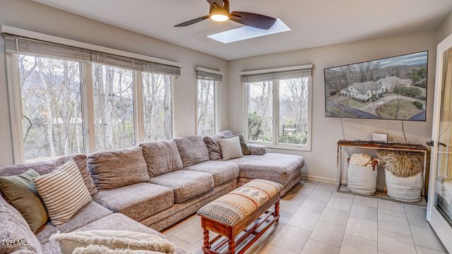 1018 Laurelwood Drive, Kingsport, TN 37660