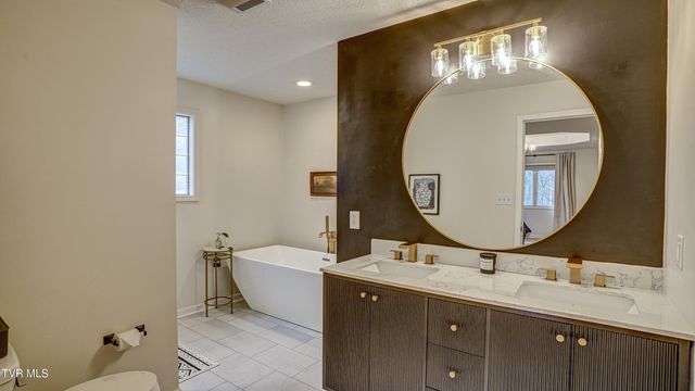 1018 Laurelwood Drive, Kingsport, TN 37660