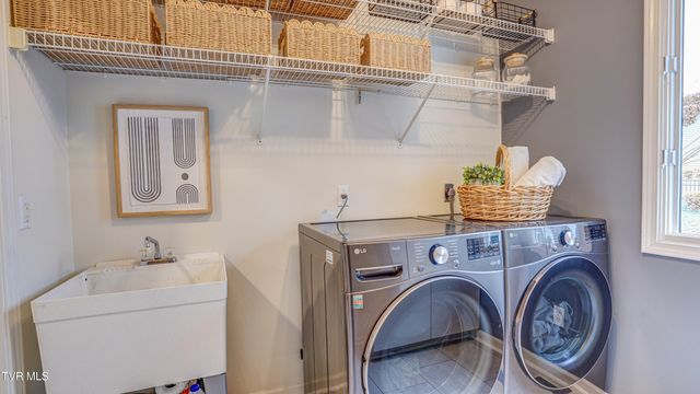 1018 Laurelwood Drive, Kingsport, TN 37660