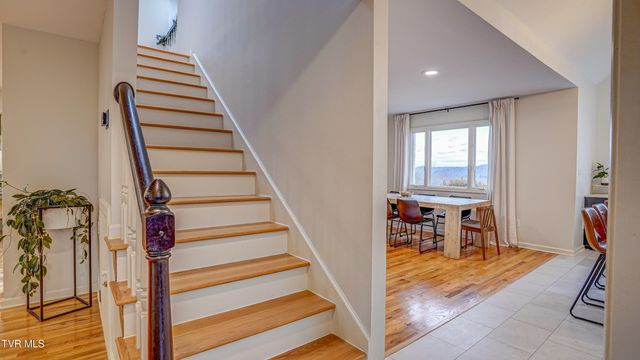 1018 Laurelwood Drive, Kingsport, TN 37660