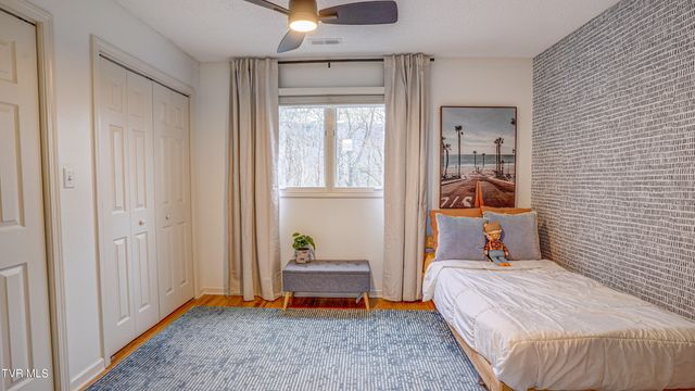 1018 Laurelwood Drive, Kingsport, TN 37660