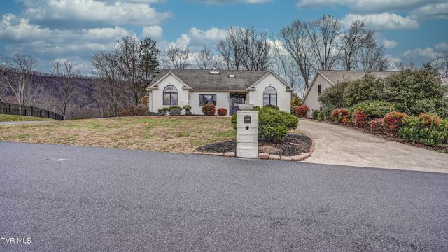 1018 Laurelwood Drive, Kingsport, TN 37660