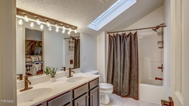 1018 Laurelwood Drive, Kingsport, TN 37660