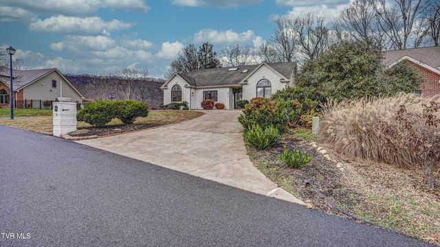 1018 Laurelwood Drive, Kingsport, TN 37660