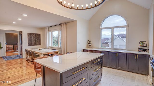 1018 Laurelwood Drive, Kingsport, TN 37660