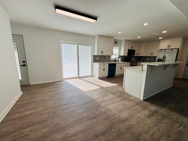 2075 E 200 S, Knox, IN 46534