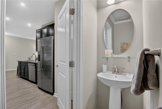 153 Dana Dr, Ohio Twp, PA 15143