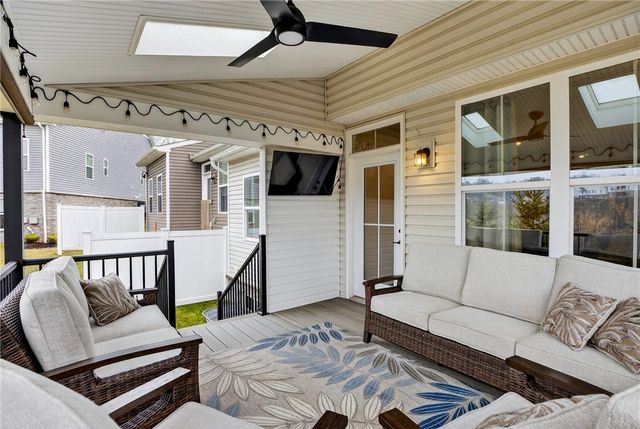 153 Dana Dr, Ohio Twp, PA 15143