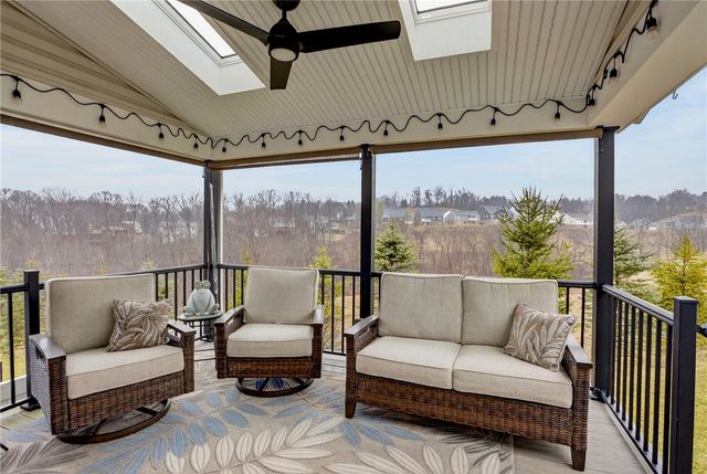 153 Dana Dr, Ohio Twp, PA 15143