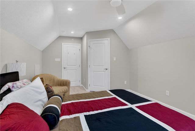 153 Dana Dr, Ohio Twp, PA 15143