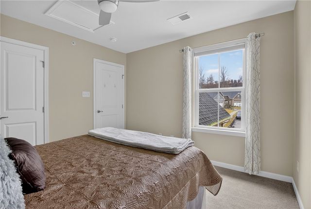 153 Dana Dr, Ohio Twp, PA 15143