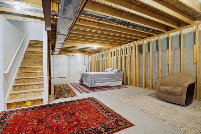 153 Dana Dr, Ohio Twp, PA 15143