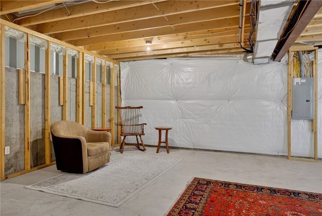 153 Dana Dr, Ohio Twp, PA 15143