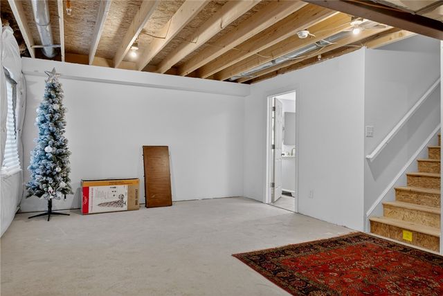 153 Dana Dr, Ohio Twp, PA 15143