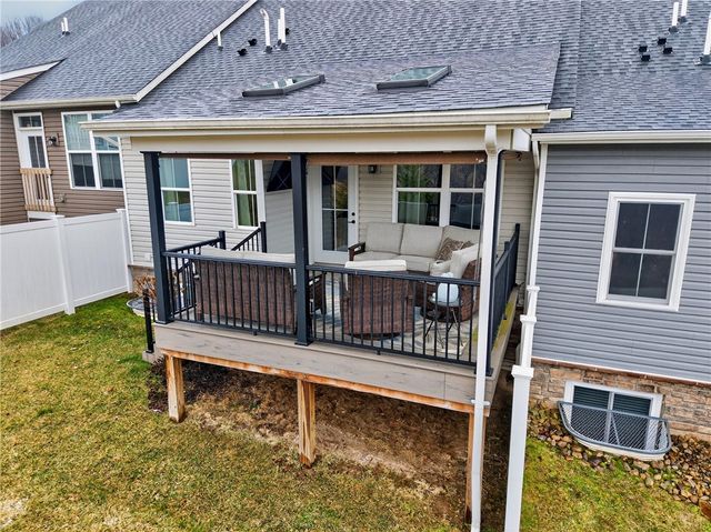 153 Dana Dr, Ohio Twp, PA 15143