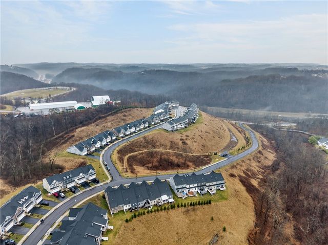 153 Dana Dr, Ohio Twp, PA 15143