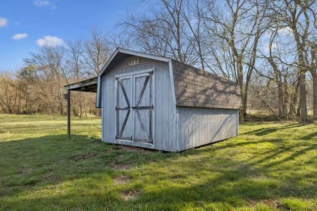 5160 Hillcrest Ln, Culleoka, TN 38451