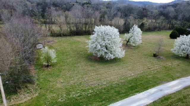 5160 Hillcrest Ln, Culleoka, TN 38451