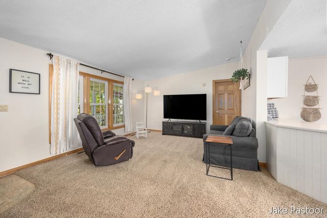 9951 10 Mile Road Ne, Oakfield Twp, MI 49341