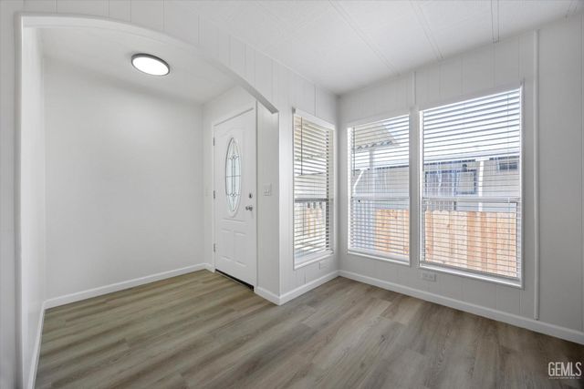 120 Cedarwood Lane, Bakersfield, CA 93308