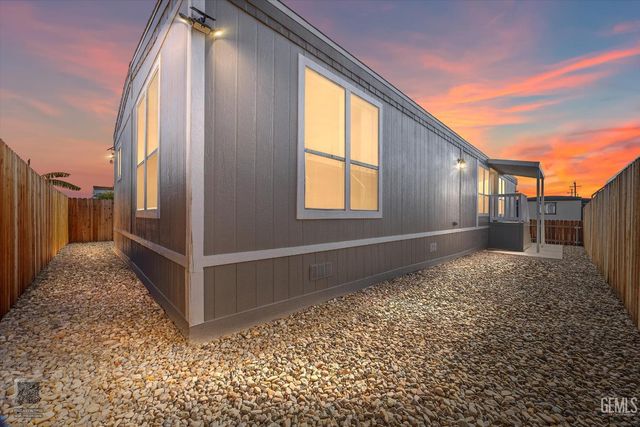 120 Cedarwood Lane, Bakersfield, CA 93308