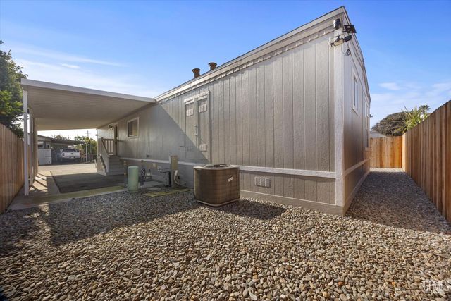 120 Cedarwood Lane, Bakersfield, CA 93308