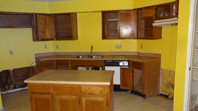 8322 Sandy Glen Lane, Houston, TX 77071