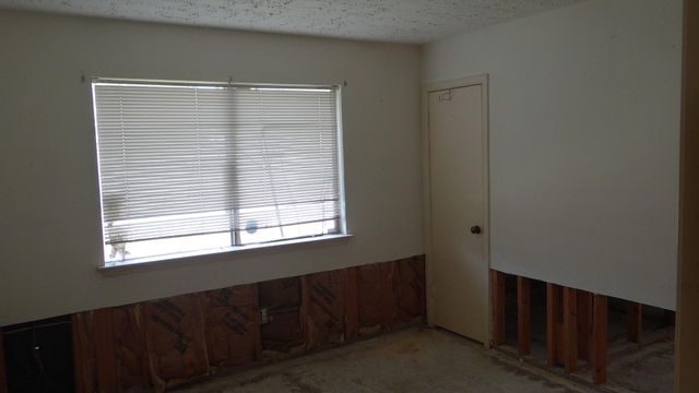 8322 Sandy Glen Lane, Houston, TX 77071