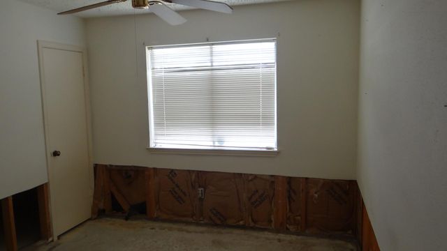 8322 Sandy Glen Lane, Houston, TX 77071