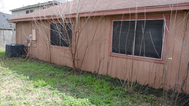 8322 Sandy Glen Lane, Houston, TX 77071