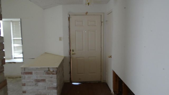 8322 Sandy Glen Lane, Houston, TX 77071