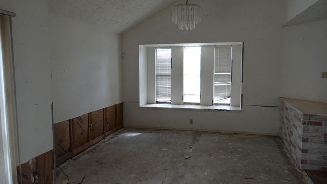 8322 Sandy Glen Lane, Houston, TX 77071