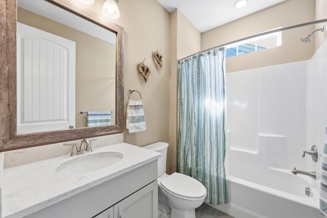 1574 Harbour Place Dr., Calabash, NC 28467