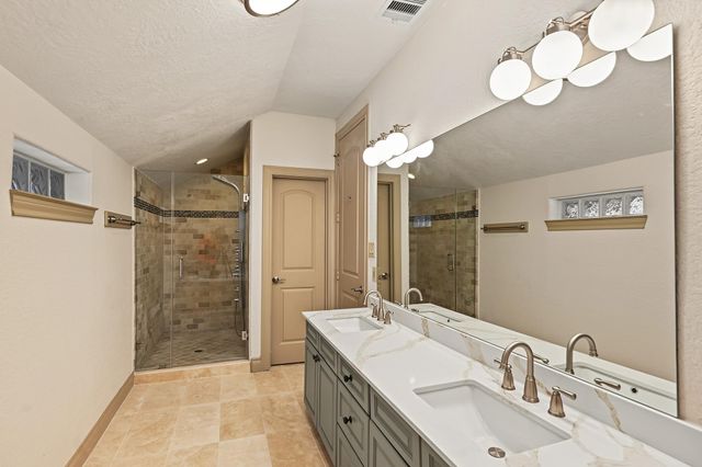 2124 Harold Street A, Houston, TX 77098