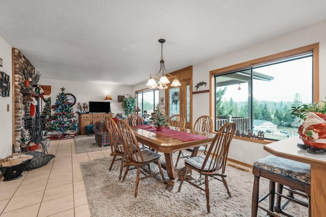 4644 Glen Echo Way, Central Point, OR 97502