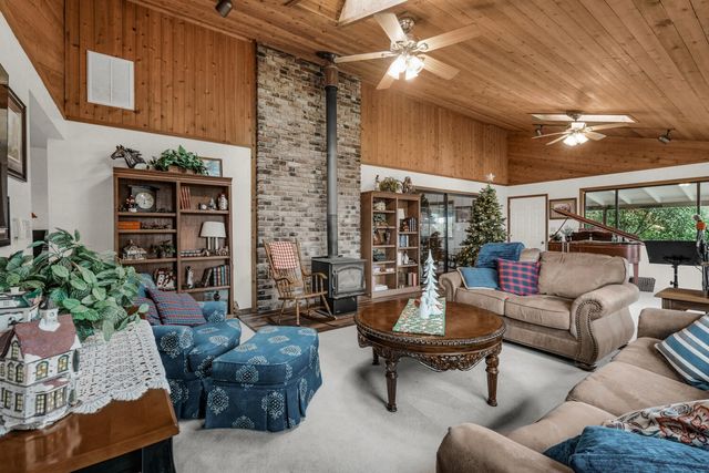 4644 Glen Echo Way, Central Point, OR 97502