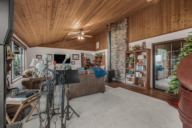 4644 Glen Echo Way, Central Point, OR 97502